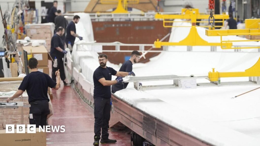 Government vows to create 400,000 jobs in clean energy sector