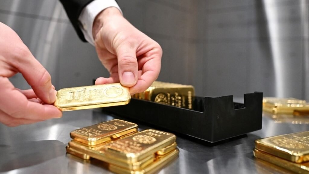 ‘Gold produces nothing, earns nothing’: Value Research CEO warns investors don’t get carried away