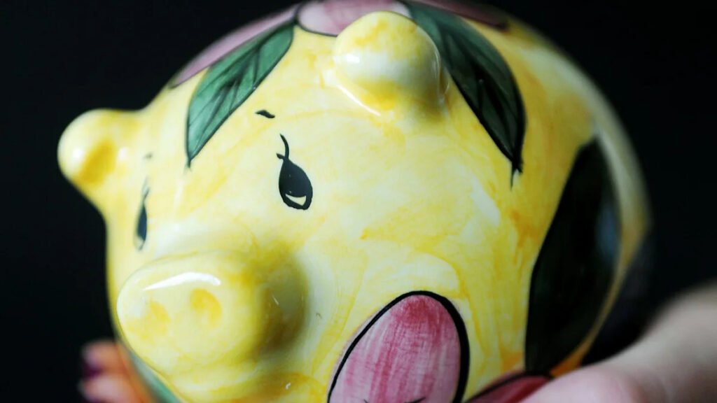 One in three UK workers ‘at risk of not being able to cover costs in retirement’