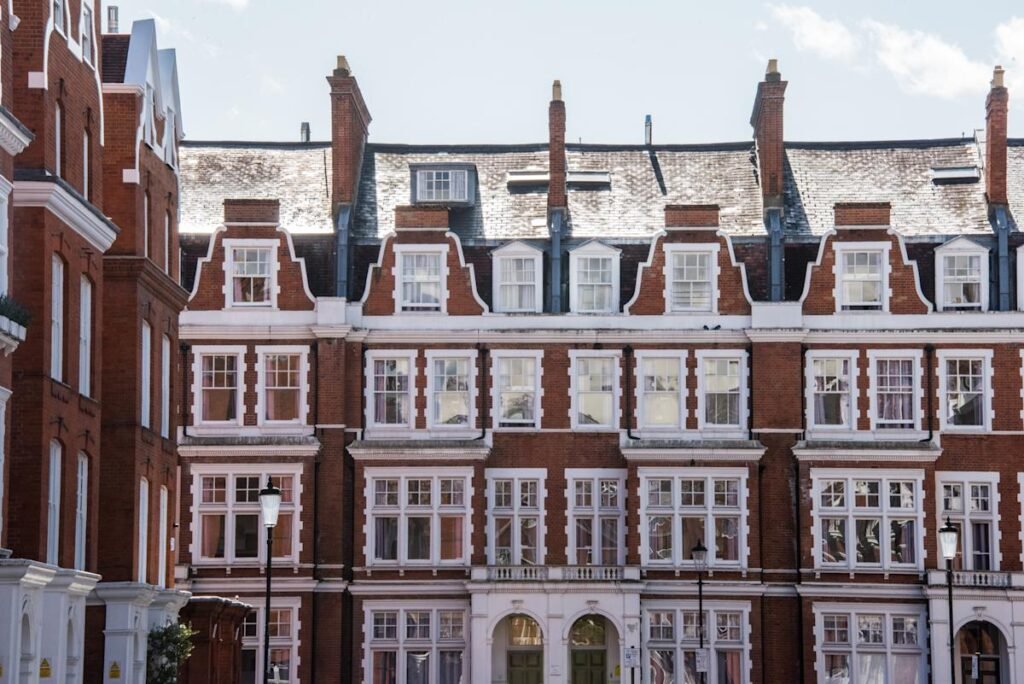 London house prices decline as broader UK market rises 3%