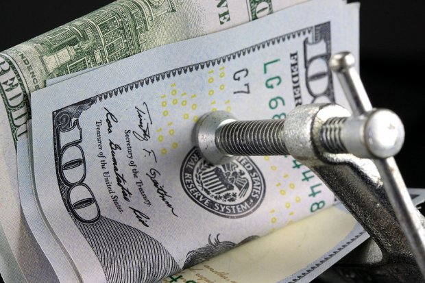 3 Stocks to Watch That Announced Dividend Hikes Amid Market Volatility