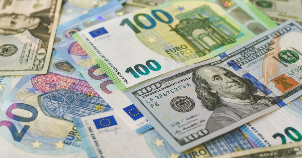 How does multi-currency support help businesses manage global transactions?