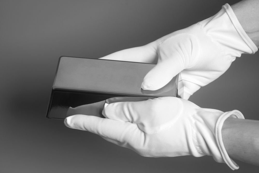 UAE unveils the world’s largest silver ingot