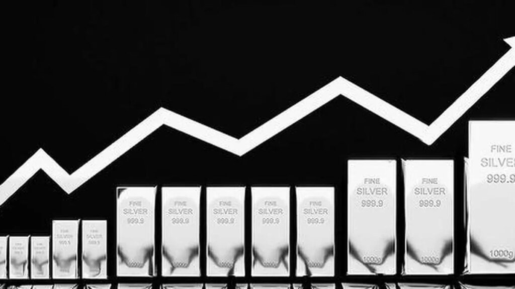 Silver slips in Shanghai bourse as CME Group raises margin, cuts limits