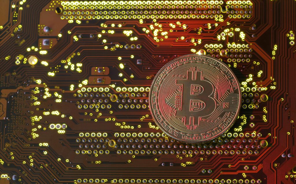 MPs to examine risks and rewards of digital currencies