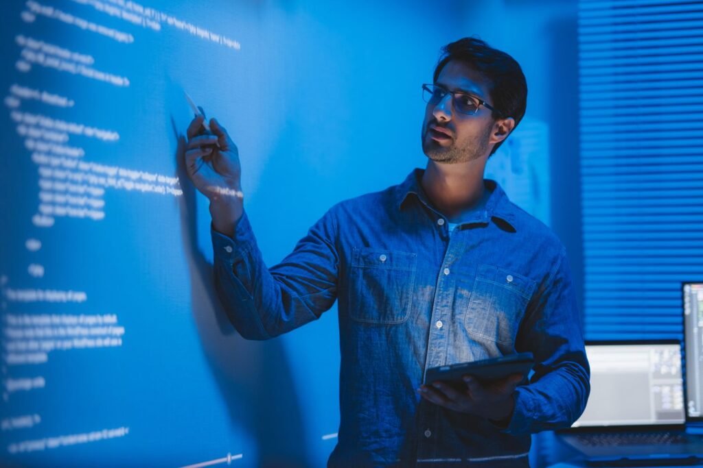 Top College Degrees That Lead to High-Paying Fintech Positions