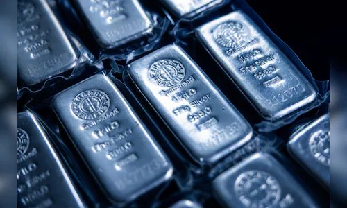 Silver on MCX crosses ₹3 lakh/kg for the first time amid rising geopolitical uncertainties