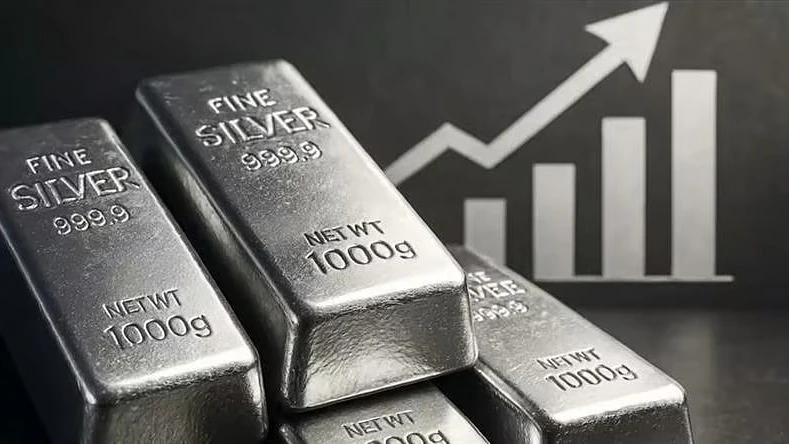 Silver’s record rally fuels bubble debate: Should investors step back as prices hit new highs?