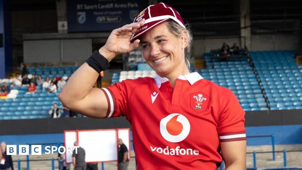 Kerin Lake: Wales centre announces retirement from rugby